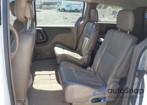 2014 Chrysler Town & Country Touring z USA, uszkodzony, nr VIN 2C4RC1BG7ER398917